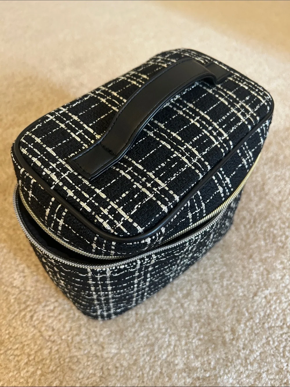 Black & gold Tweed Cosmetic Case shiseido